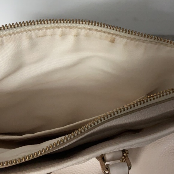 Cream Coach Handheld Bag - Picture 12 of 12